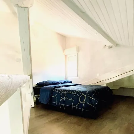 Sous Les Toits Apartmán *